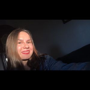 Meet your Posher, Elena